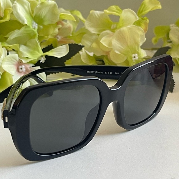 Coach Black Rectangular Sunglasses - Picture 4 of 9